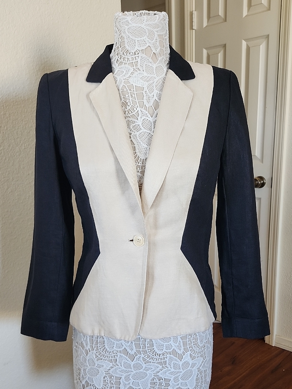 Lafayette 148 Linen Silk Blend Tailored Tuxedo Inspired Office Blazer Size 6